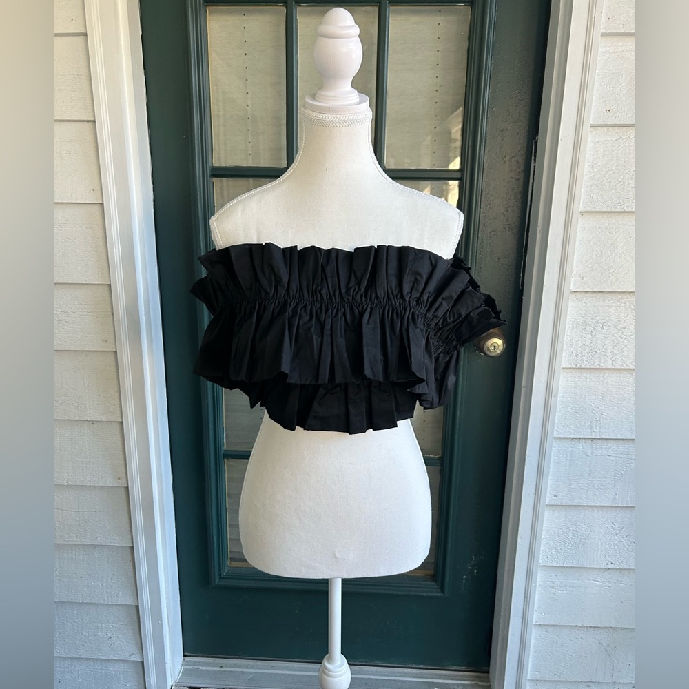 Vestique NWT Black In the City cropped top size large